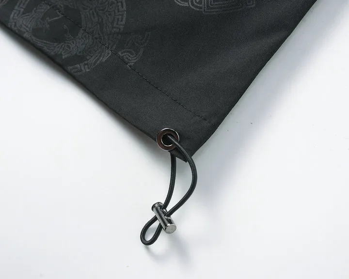 【2026】【VERSACE 公式旗艦店】ヴェルサーチ ジャケット着好評に付き再入荷！