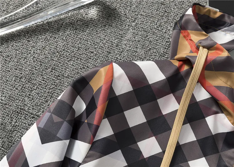 【2026】【BURBERRY 公式旗艦店】バーバリー  ジャケット着好評に付き再入荷！