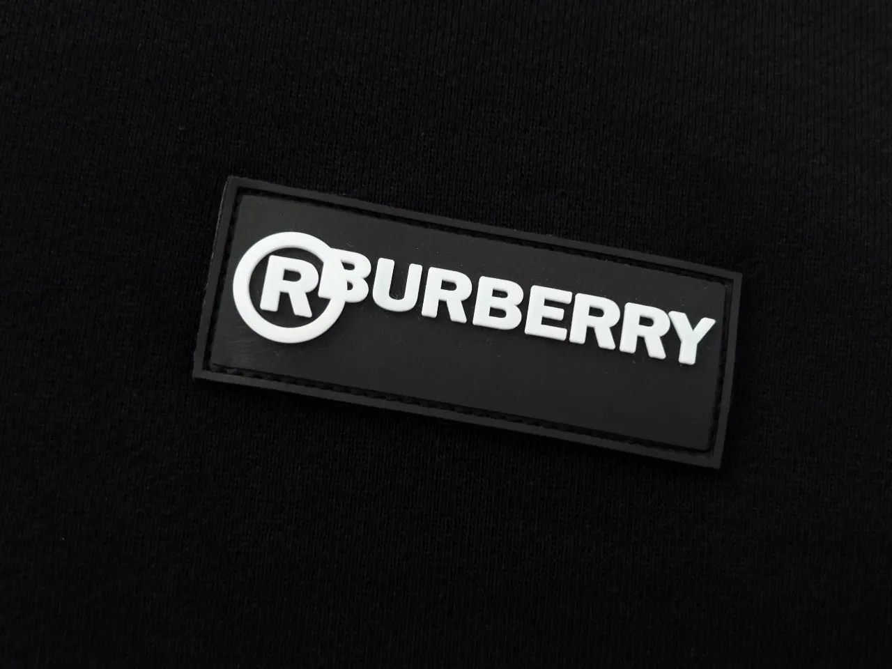 【2026】【BURBERRY 公式旗艦店】バーバリー  丸首の衛衣 スウェット ご好評に付き再入荷！