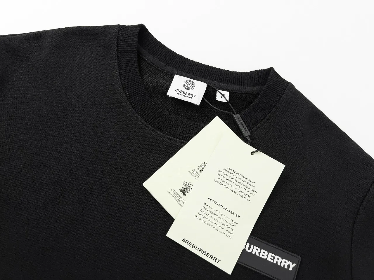 【2026】【BURBERRY 公式旗艦店】バーバリー  丸首の衛衣 スウェット ご好評に付き再入荷！