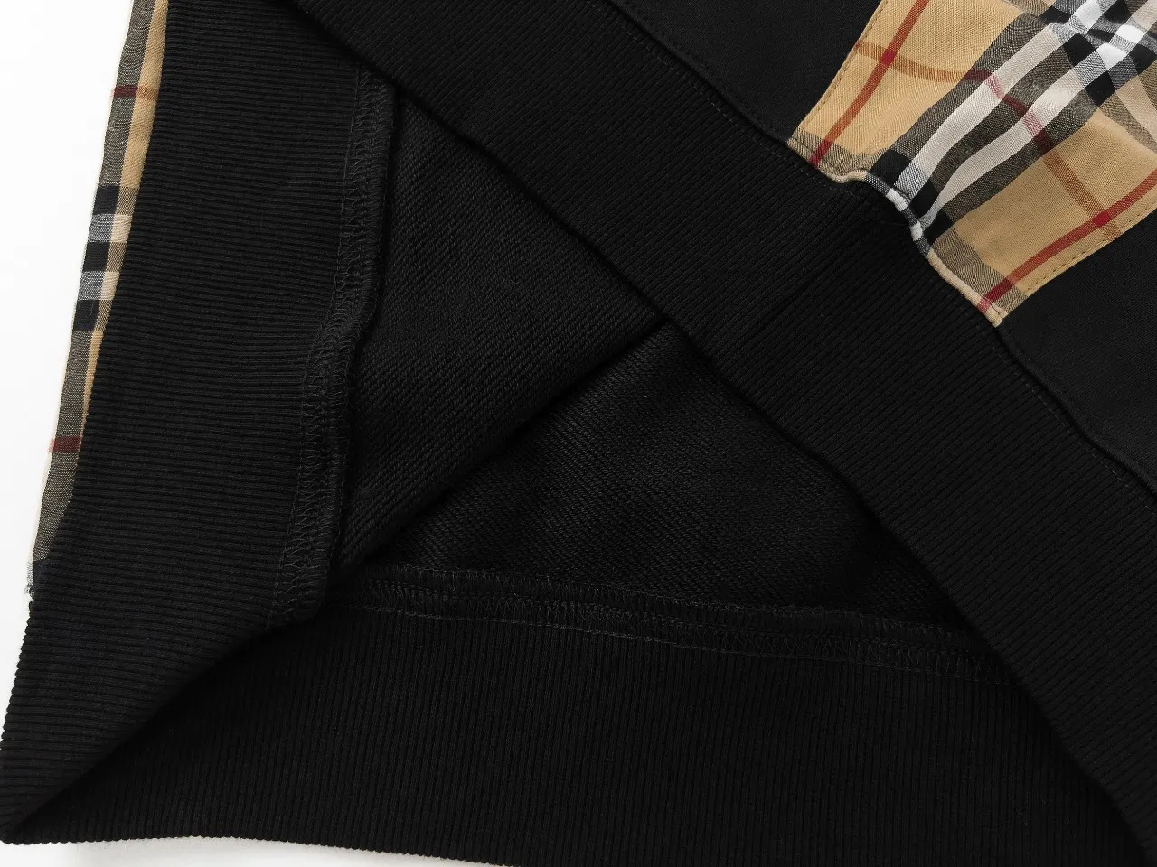 【2026】【BURBERRY 公式旗艦店】バーバリー  丸首の衛衣 スウェット ご好評に付き再入荷！