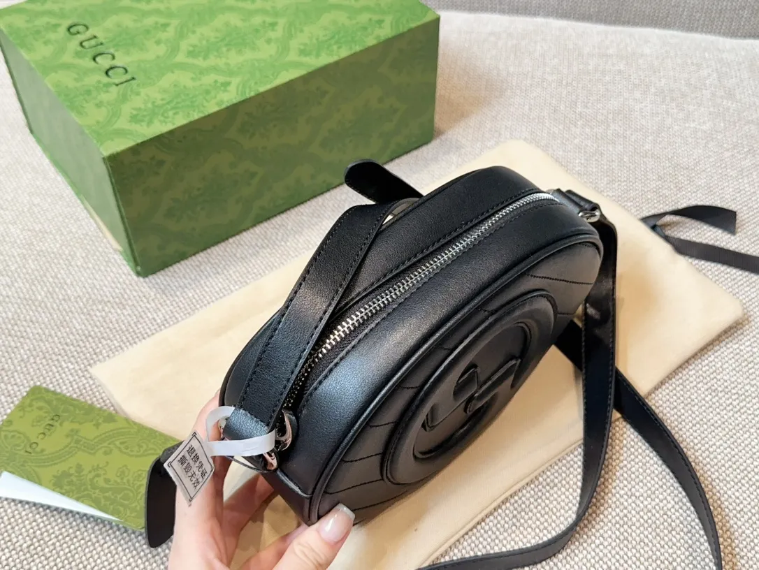 【2026】【GUCCI 公式旗艦店】クッチ    ショルダーバッグ 当日出荷 好評に付き再入荷！20*15CM