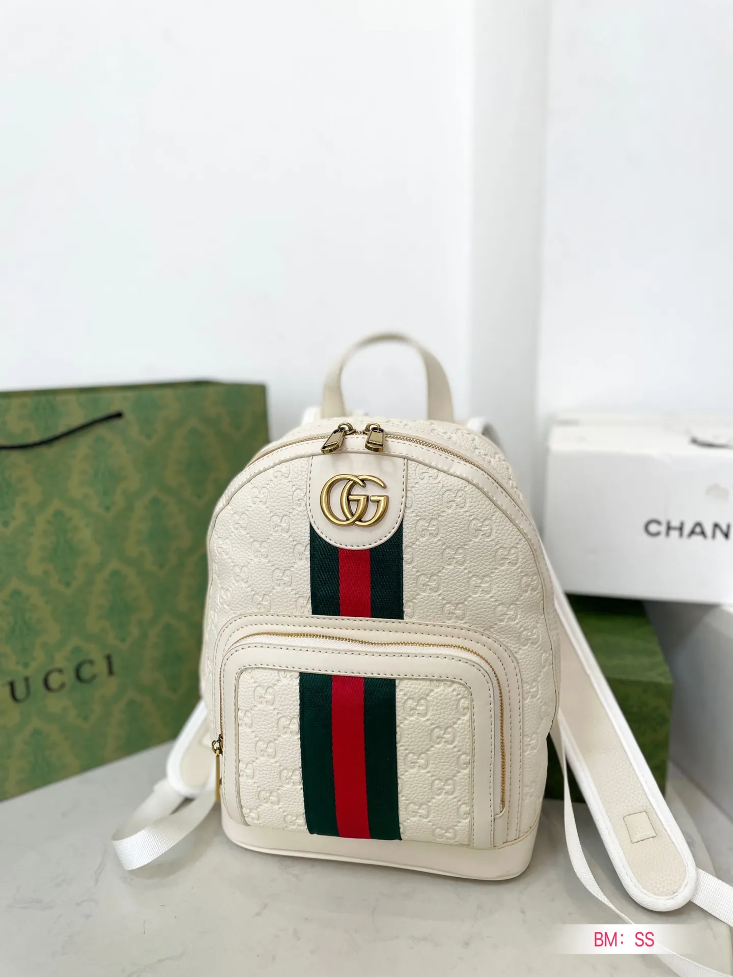 【2026】【GUCCI 公式旗艦店】グッチ  リュックサック 当日出荷 好評に付き再入荷！23*32CM