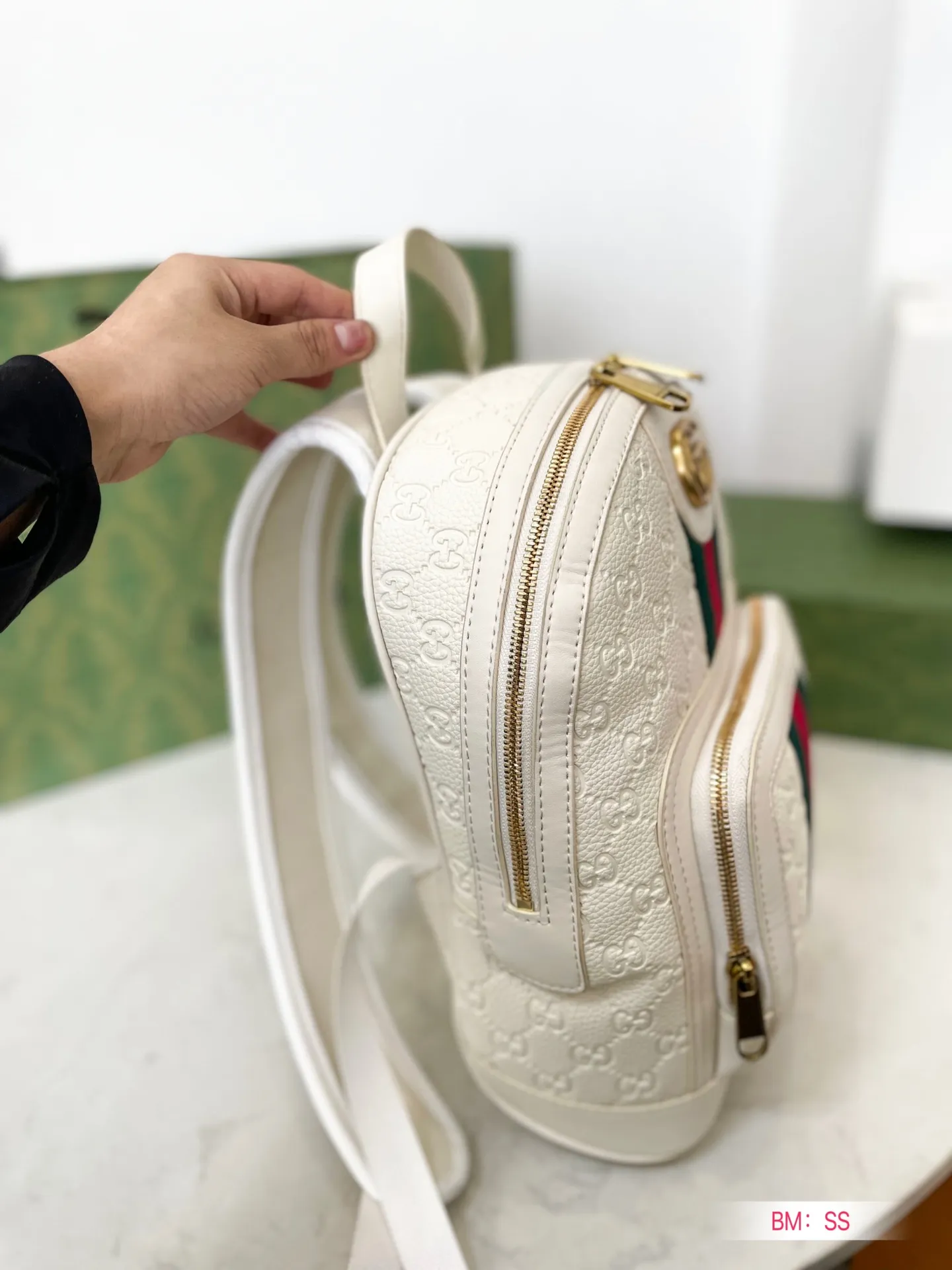 【2026】【GUCCI 公式旗艦店】グッチ  リュックサック 当日出荷 好評に付き再入荷！23*32CM