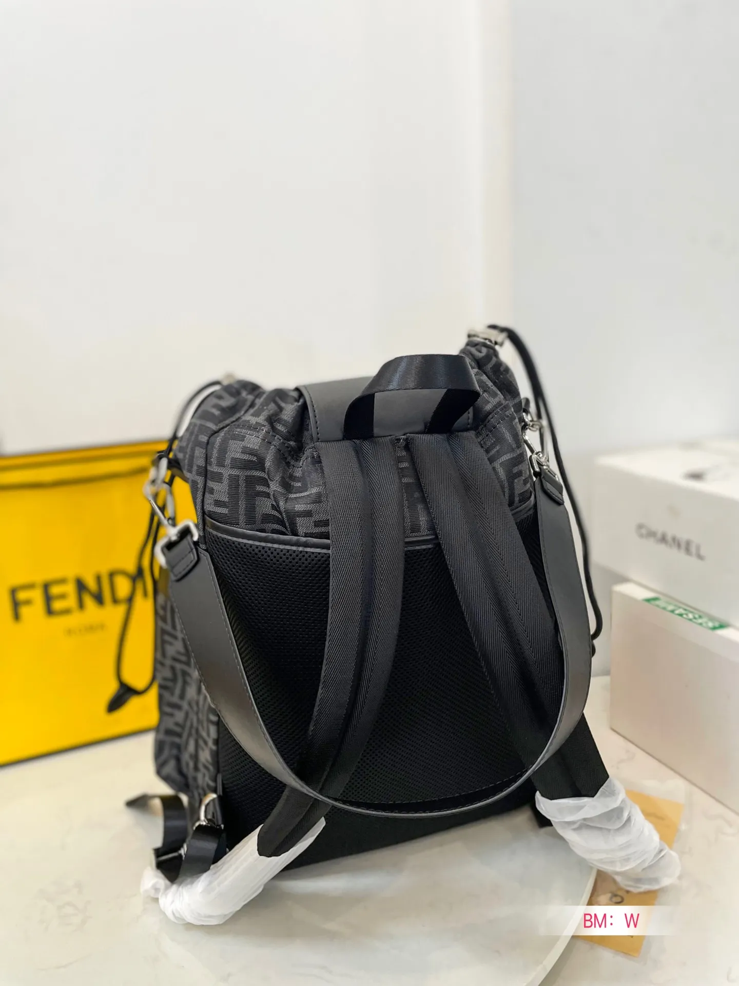【2026】【FENDI  公式旗艦店】フェンディ  リュックサック  当日出荷 好評に付き再入荷！35*44CM