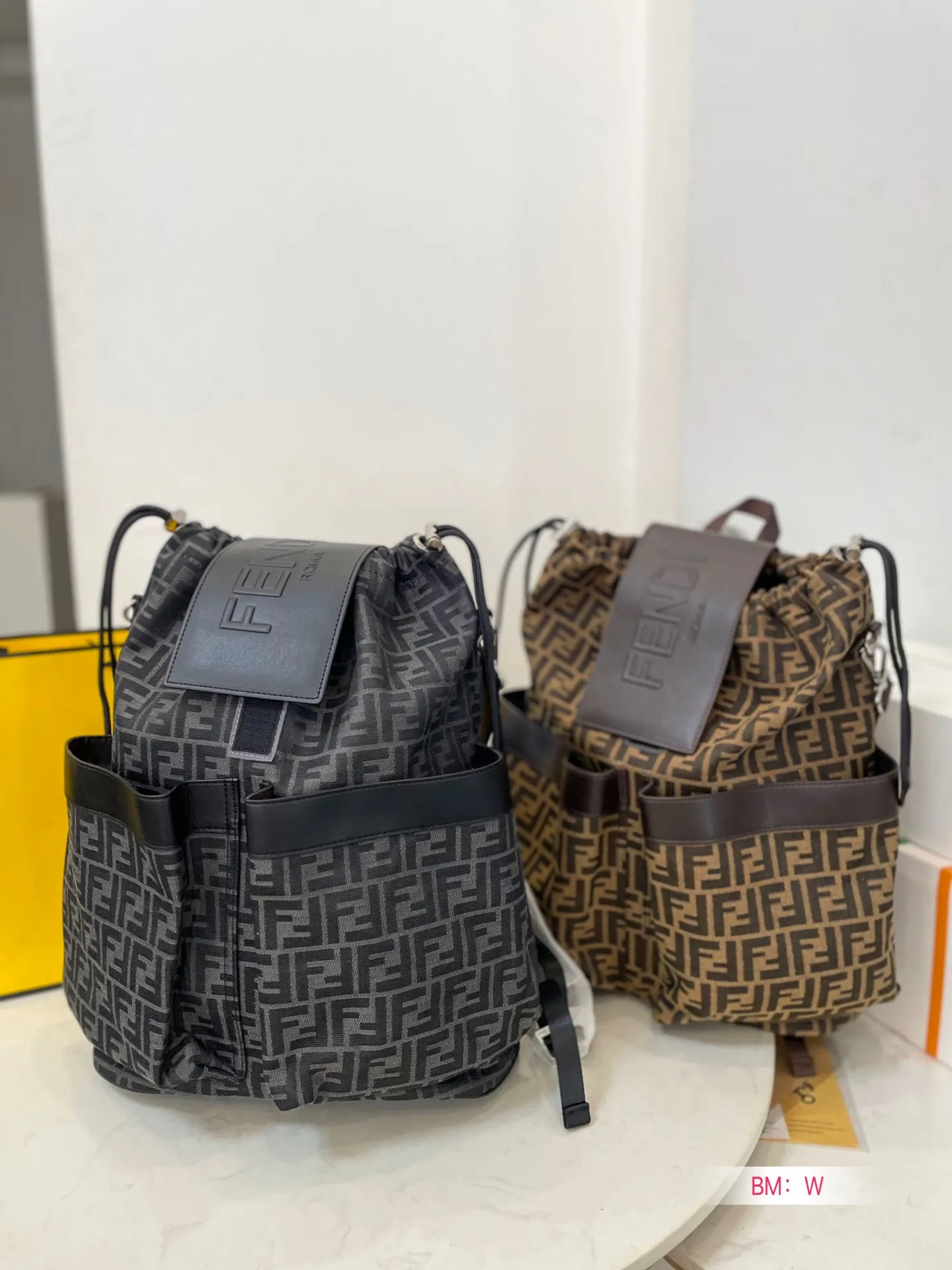 【2026】【FENDI  公式旗艦店】フェンディ  リュックサック  当日出荷 好評に付き再入荷！35*44CM