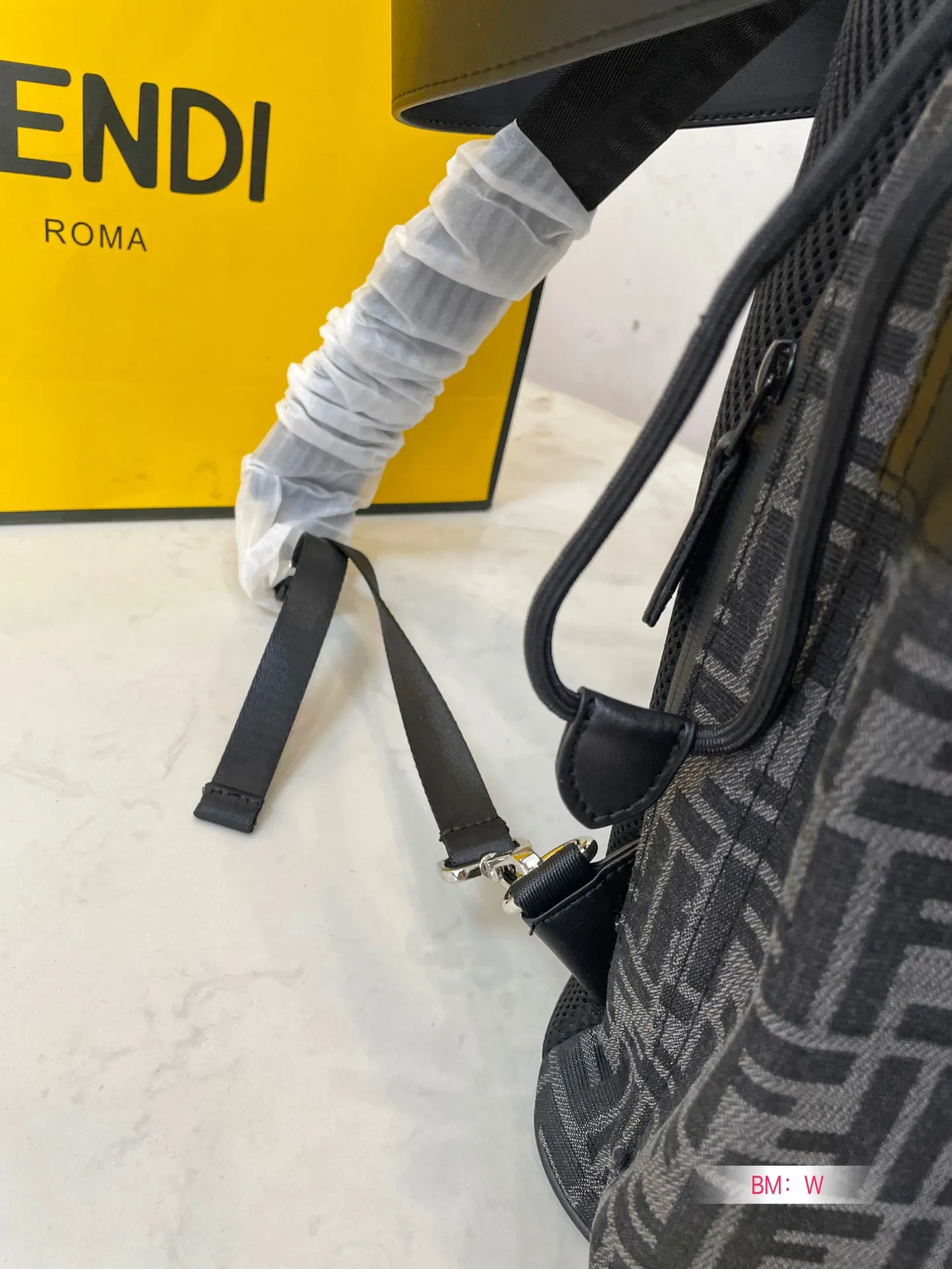 【2026】【FENDI  公式旗艦店】フェンディ  リュックサック  当日出荷 好評に付き再入荷！35*44CM