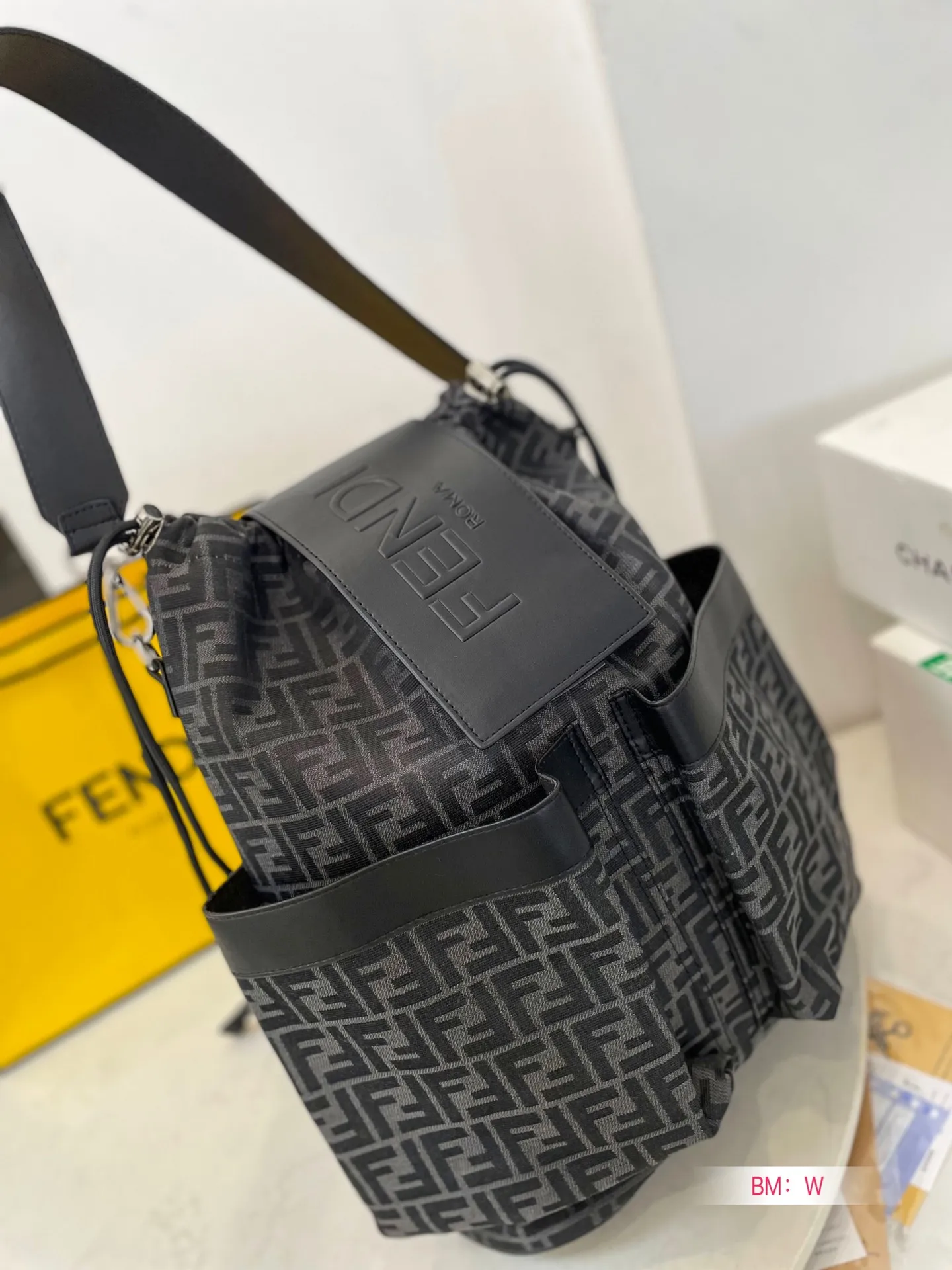【2026】【FENDI  公式旗艦店】フェンディ  リュックサック  当日出荷 好評に付き再入荷！35*44CM