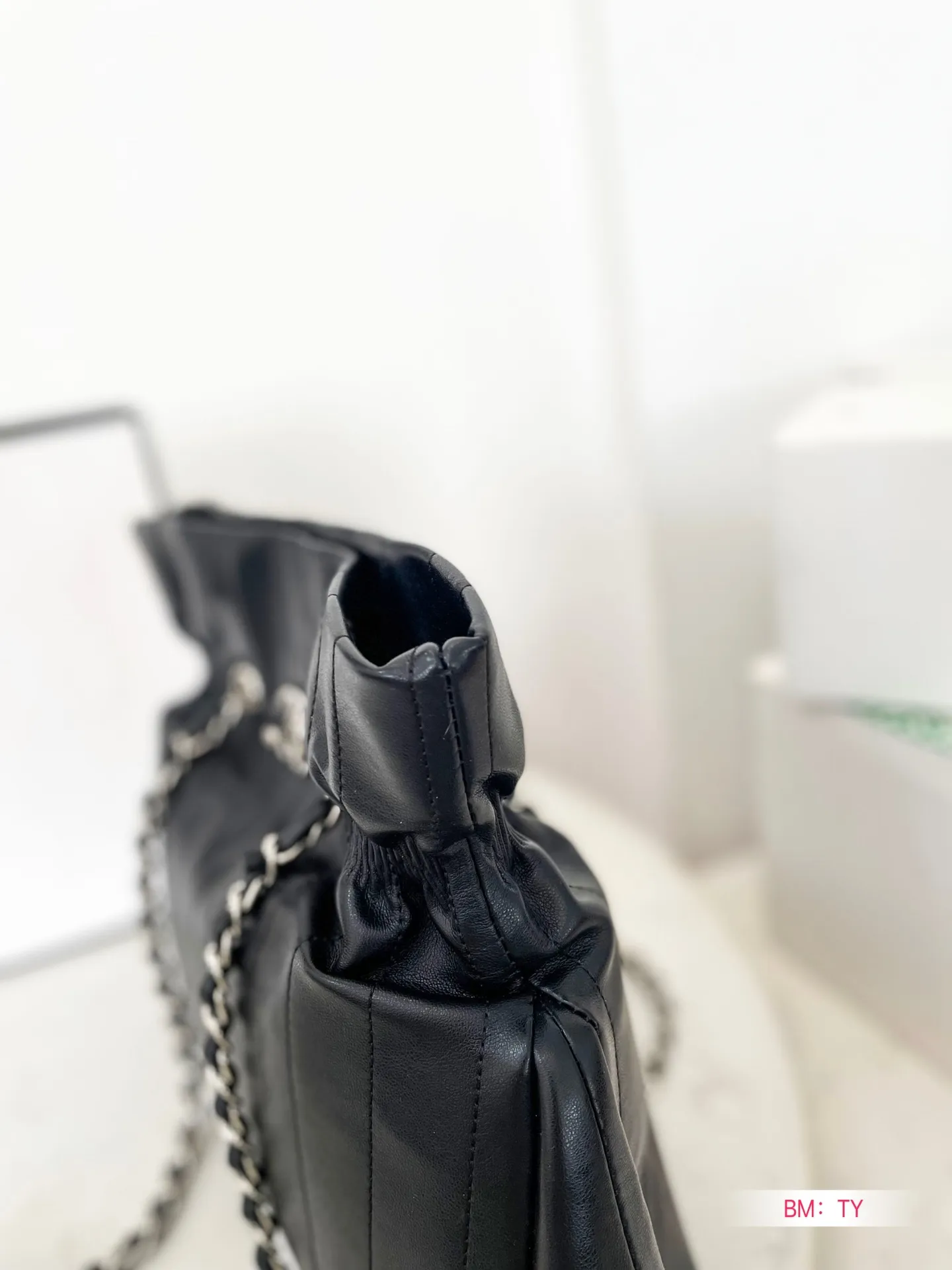 【2026】【CHANEL 公式旗艦店】シャネル  ハンドバッグ当日出荷 好評に付き再入荷！37*29CM