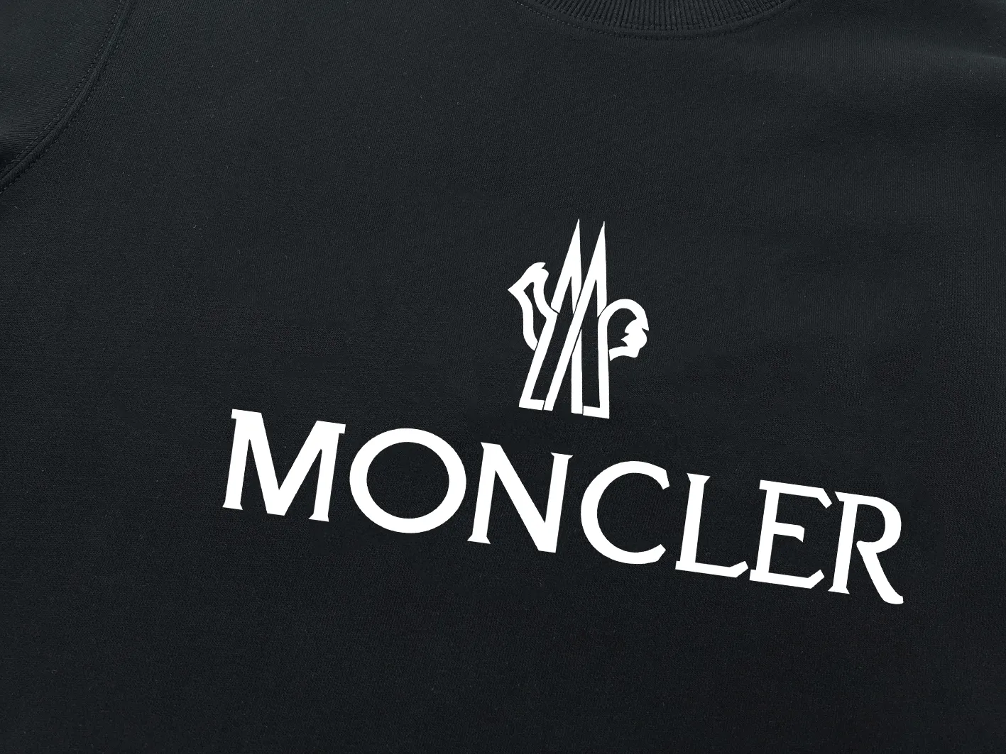 【2026】【MONCLER 公式旗艦店】モンクレール  丸首の衛衣 スウェットご好評に付き再入荷！