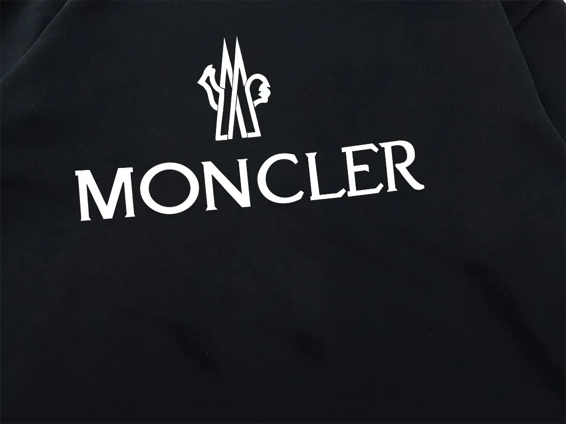 【2026】【MONCLER 公式旗艦店】モンクレール  丸首の衛衣 スウェットご好評に付き再入荷！