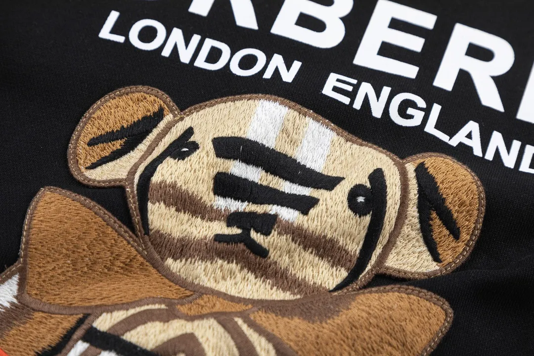 【2026】【BURBERRY 公式旗艦店】バーバリー  丸首の衛衣 スウェット ご好評に付き再入荷！