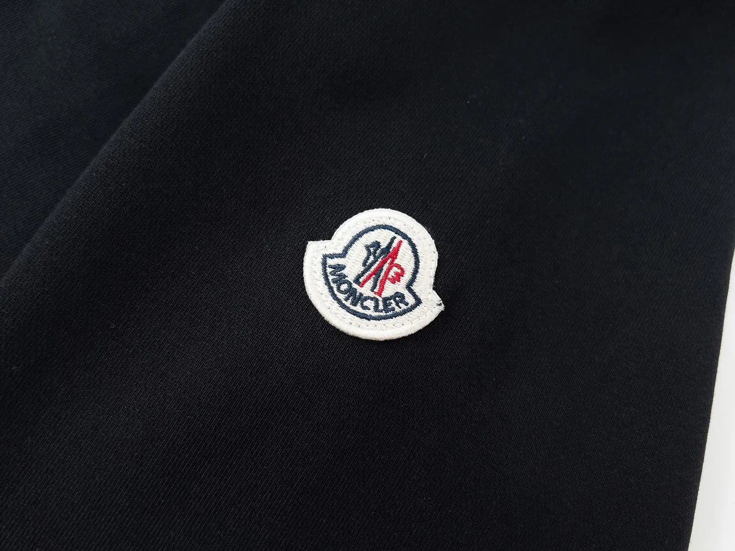 【2026】【MONCLER 公式旗艦店】モンクレール  丸首の衛衣 スウェットご好評に付き再入荷！