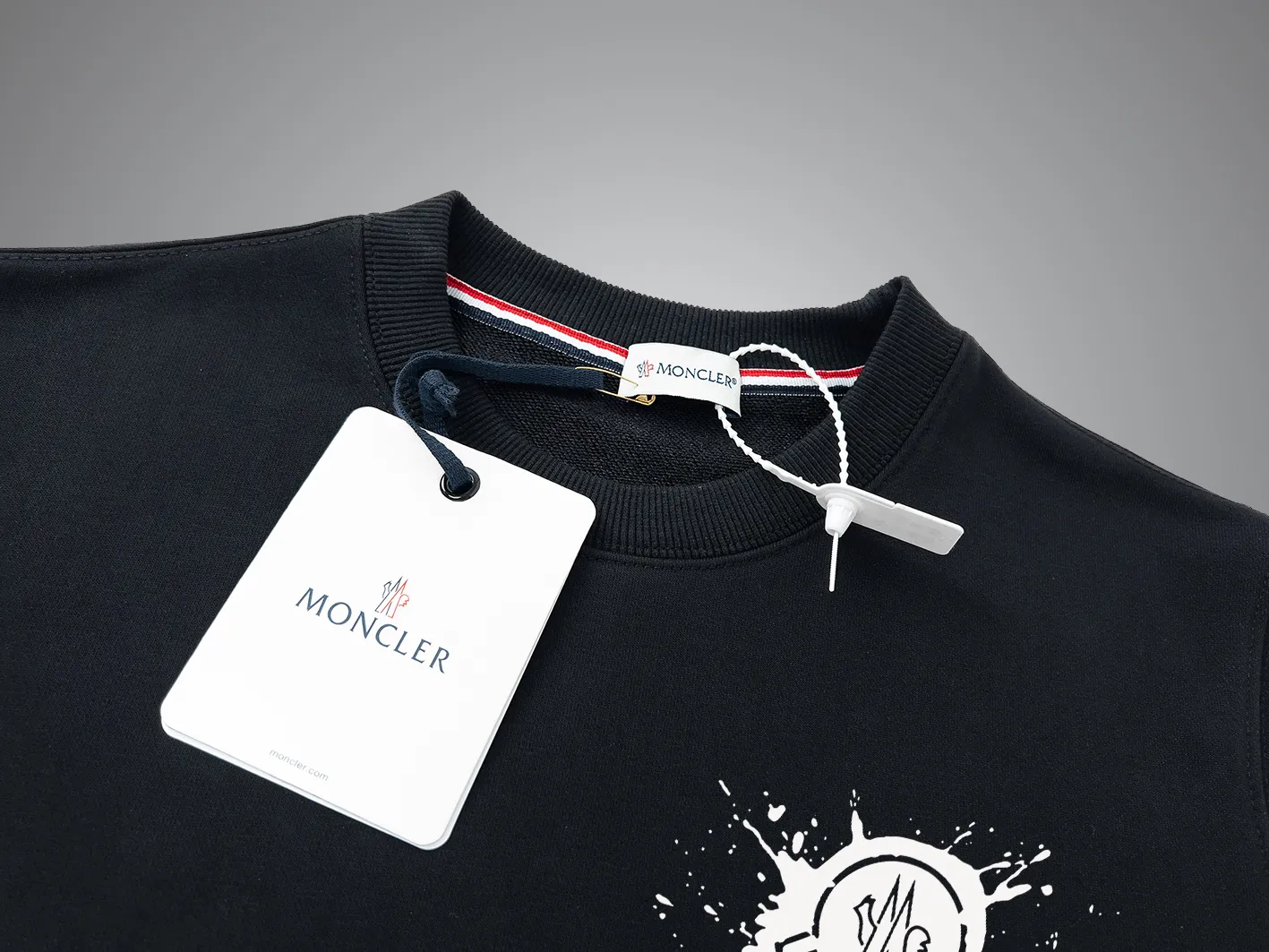 【2026】【MONCLER 公式旗艦店】モンクレール  丸首の衛衣 スウェットご好評に付き再入荷！