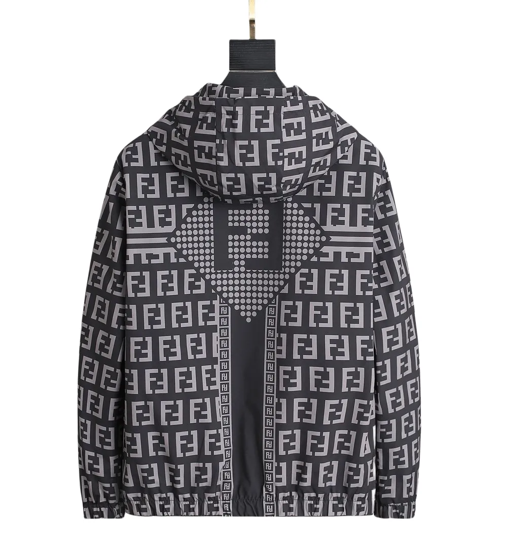 【2026】【FENDI  公式旗艦店】フェンディ  ジャケット着 好評に付き再入荷！