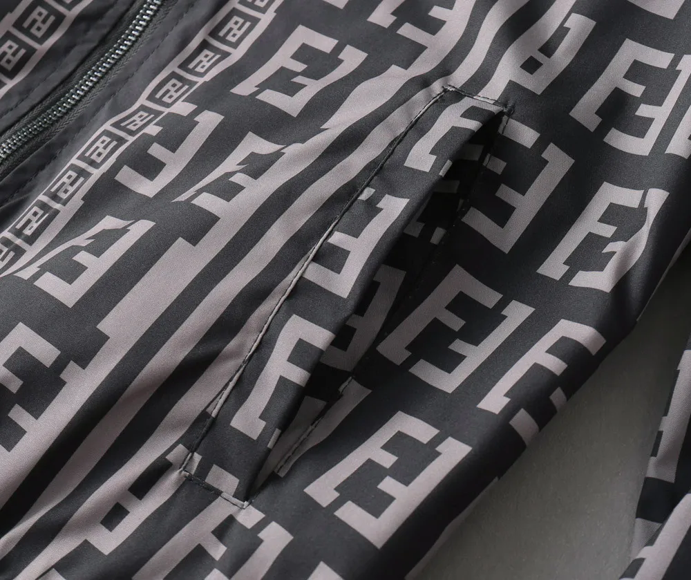 【2026】【FENDI  公式旗艦店】フェンディ  ジャケット着 好評に付き再入荷！