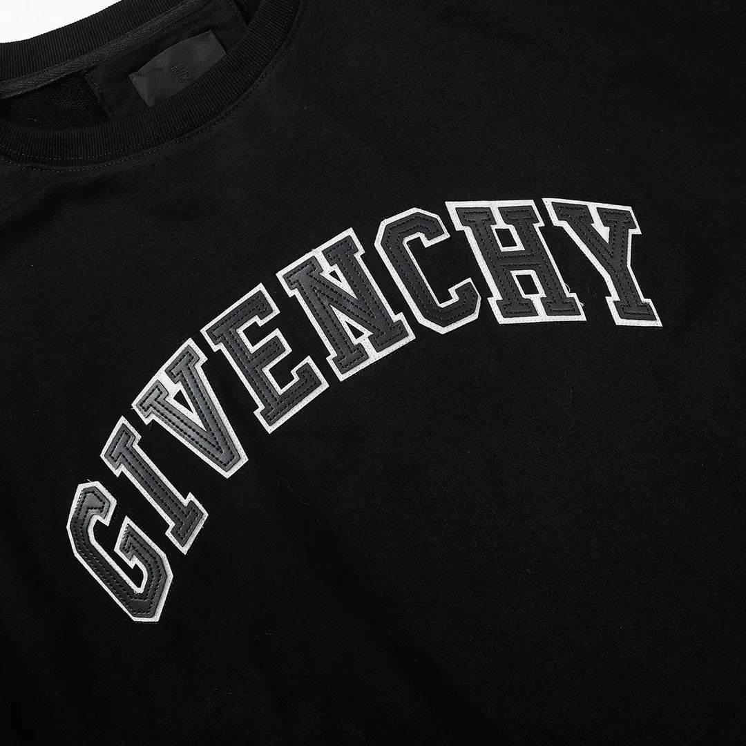 【2026】【GIVENCHY  公式旗艦店】ジバンシー 丸首の衛衣 スウェットご好評に付き再入荷！
