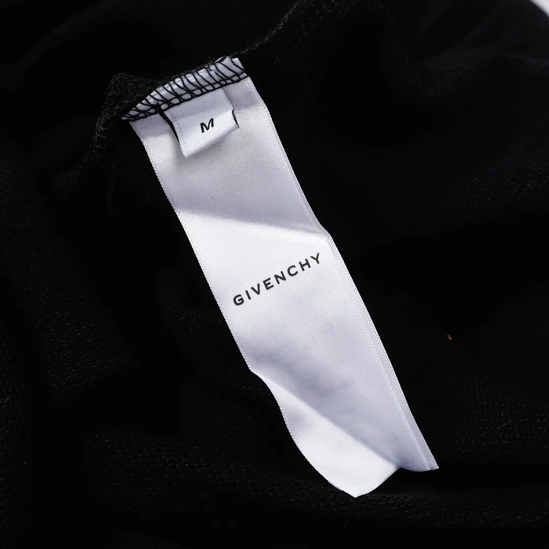 【2026】【GIVENCHY  公式旗艦店】ジバンシー 丸首の衛衣 スウェットご好評に付き再入荷！