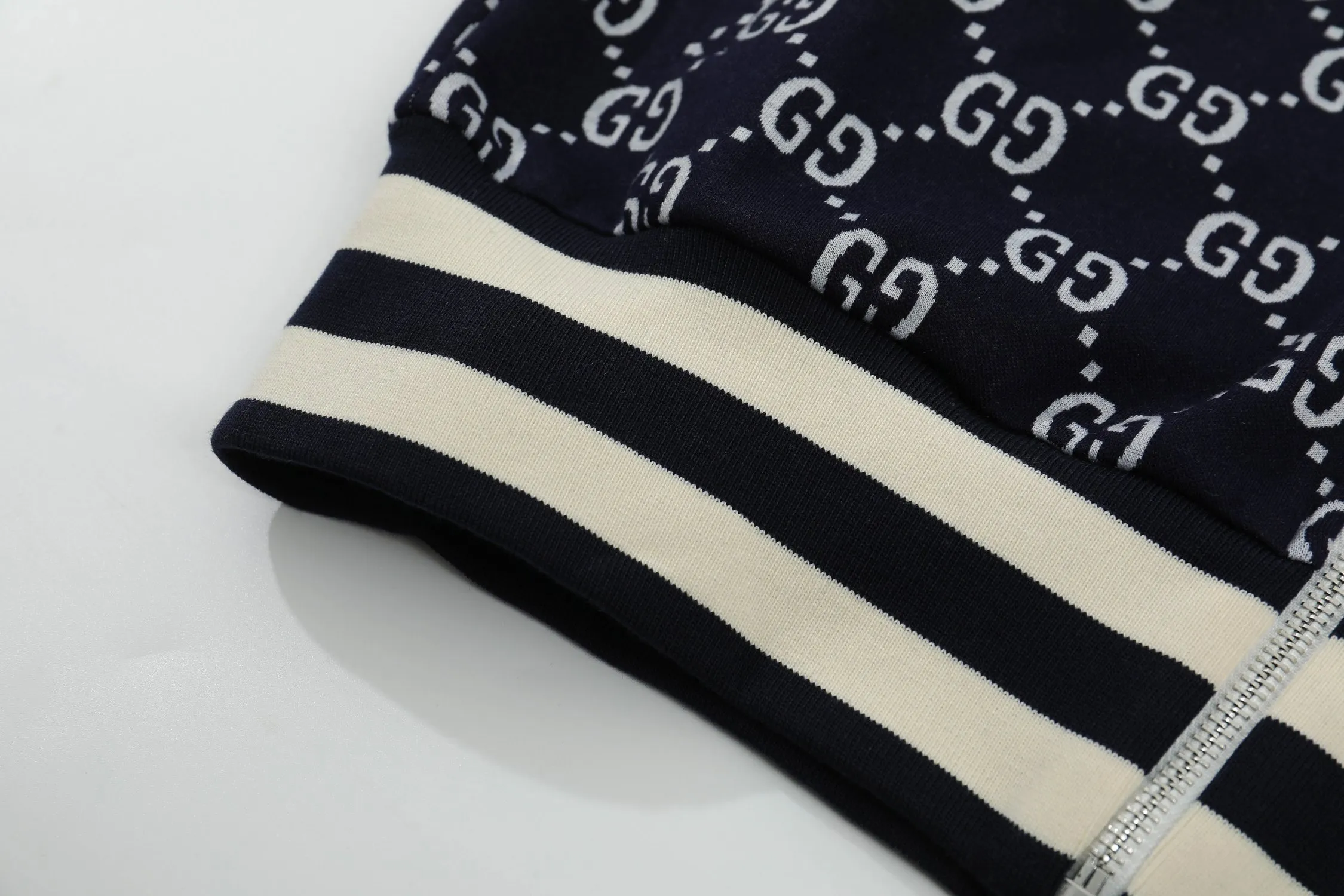 【2026】【GUCCI 公式旗艦店】グッチ ジャケット好評に付き再入荷！