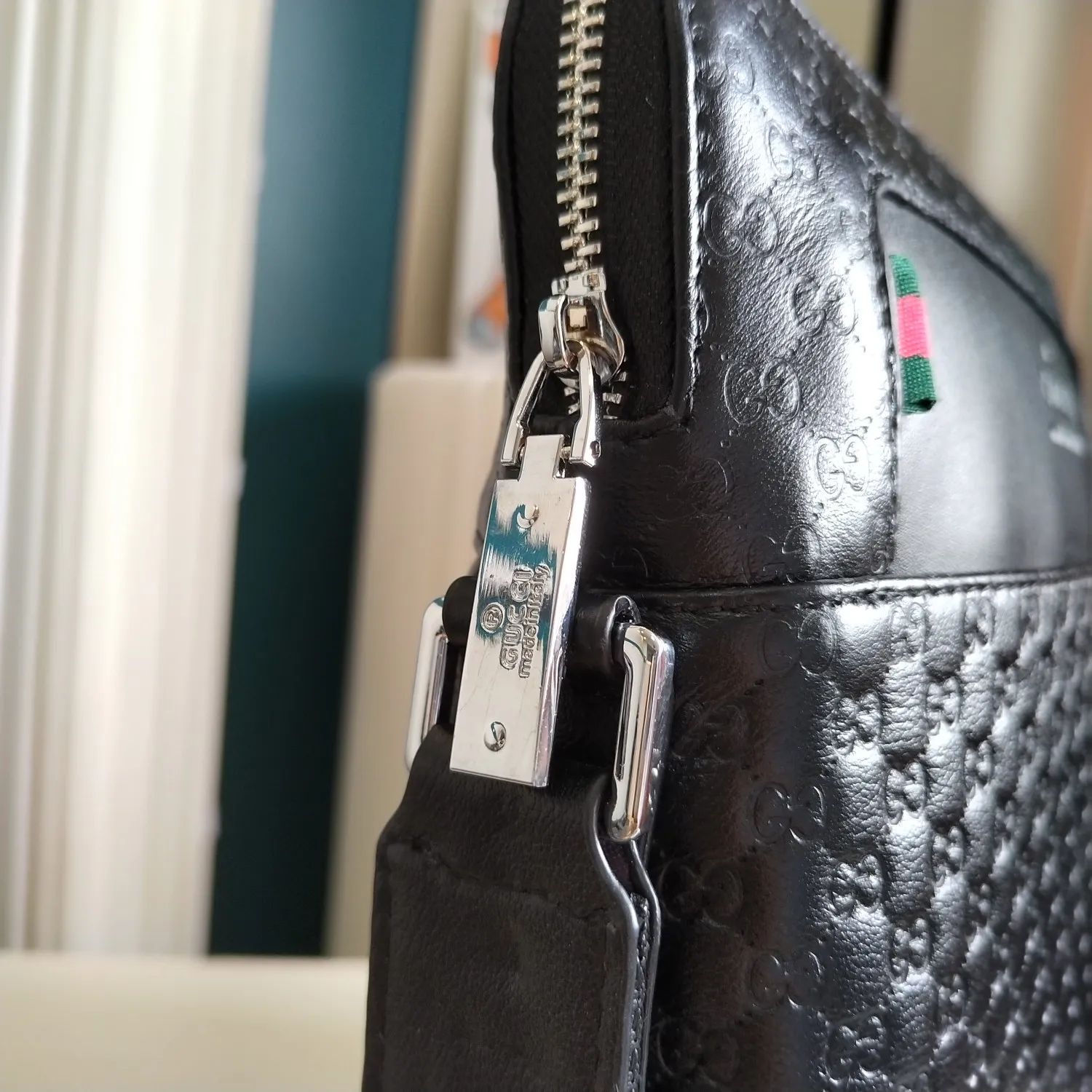 【2026】【GUCCI 公式 旗艦店】グッチ   ショルダーバッグ 当日出荷 好評に付き再入荷！26*28*5CM