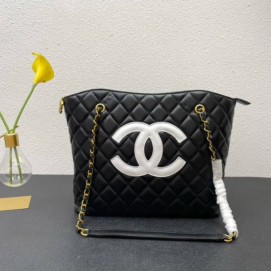 【2026】【CHANEL公式 旗艦店】シャネル  ハンドバッグ当日出荷 好評に付き再入荷！32*27*10CM
