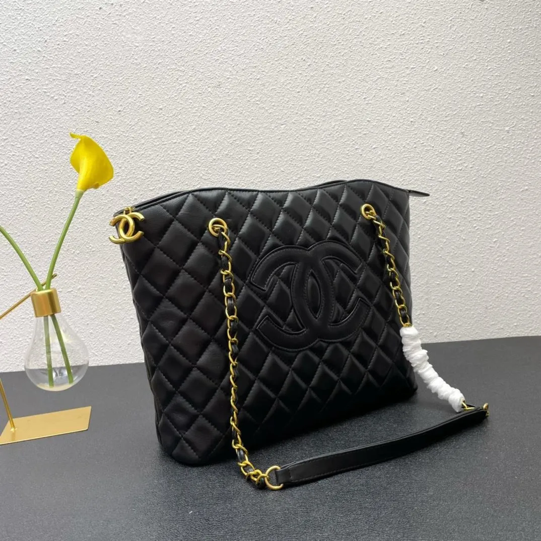 【2026】【CHANEL公式 旗艦店】シャネル  ハンドバッグ当日出荷 好評に付き再入荷！32*27*10CM