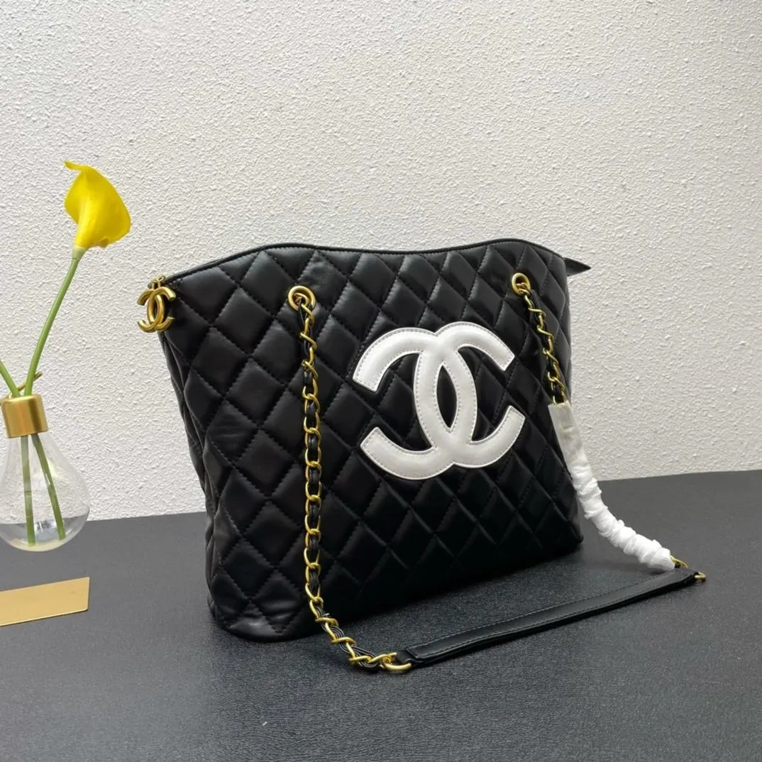 【2026】【CHANEL公式 旗艦店】シャネル  ハンドバッグ当日出荷 好評に付き再入荷！32*27*10CM