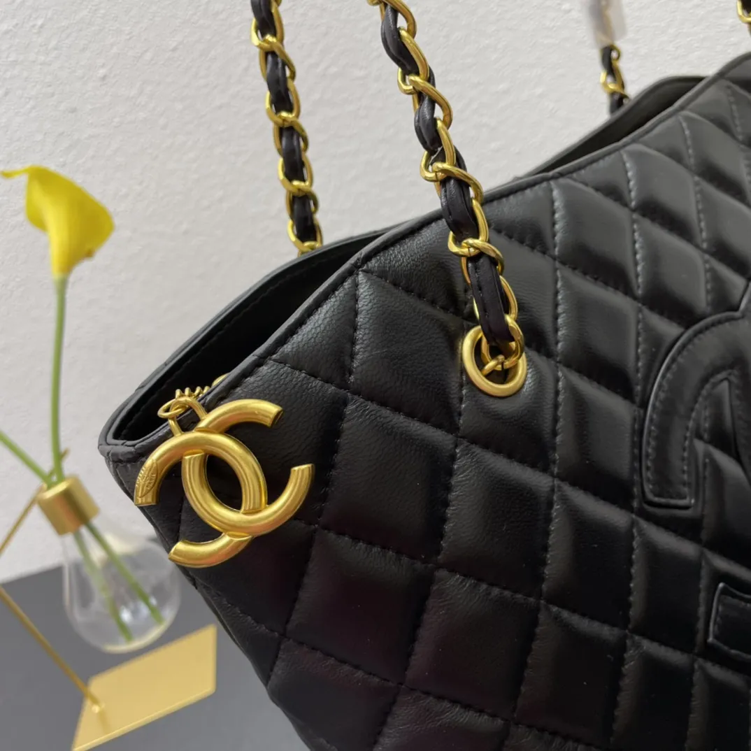 【2026】【CHANEL公式 旗艦店】シャネル  ハンドバッグ当日出荷 好評に付き再入荷！32*27*10CM