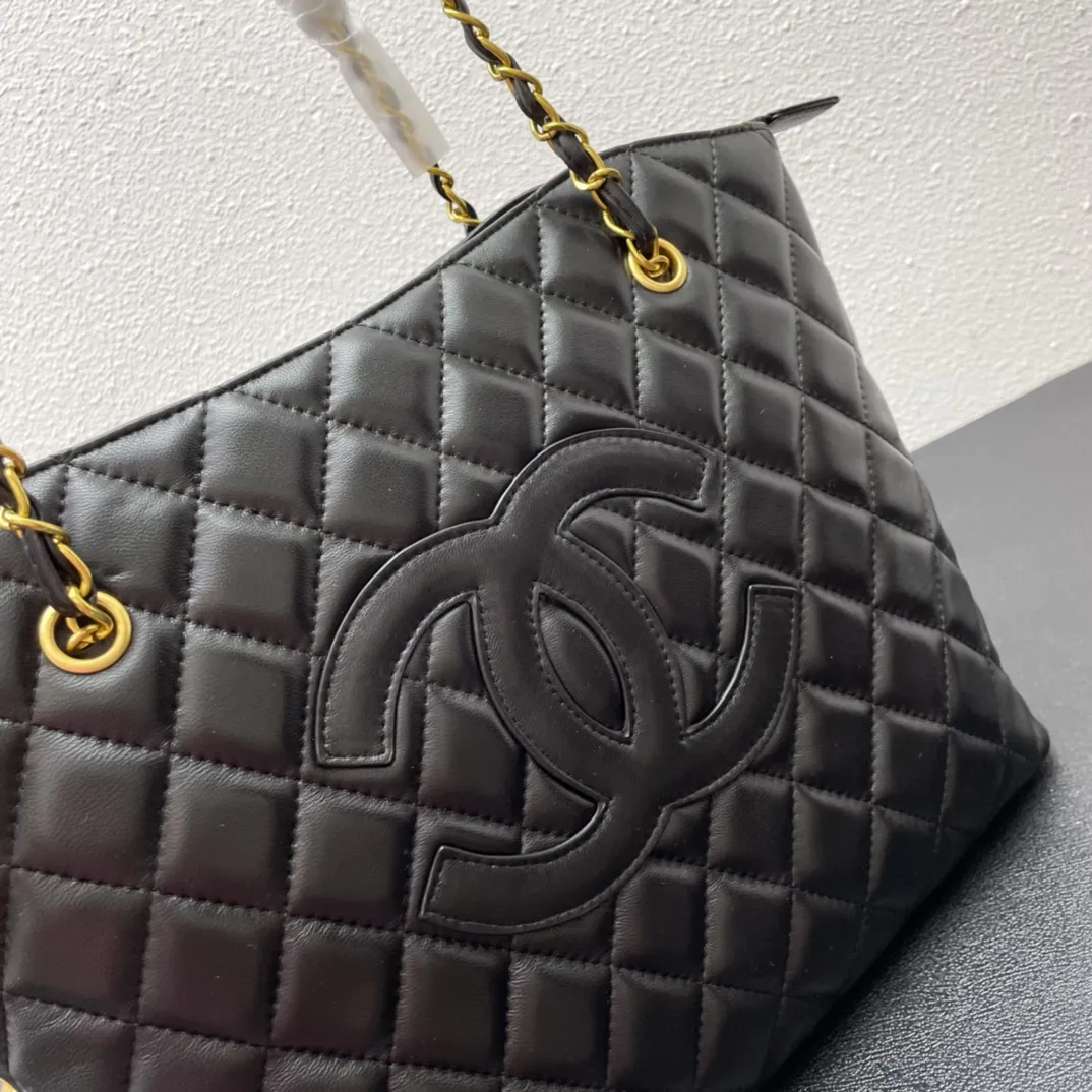 【2026】【CHANEL公式 旗艦店】シャネル  ハンドバッグ当日出荷 好評に付き再入荷！32*27*10CM