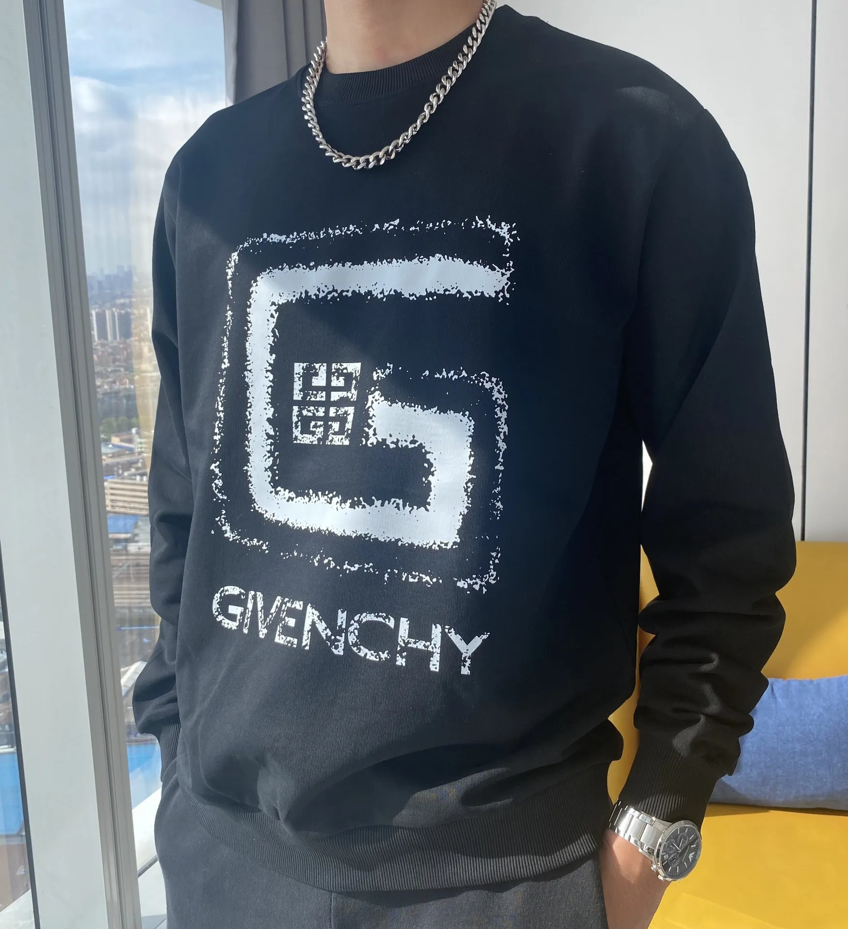 【2026】【GIVENCHY  公式旗艦店】ジバンシー 丸首の衛衣 スウェットご好評に付き再入荷！