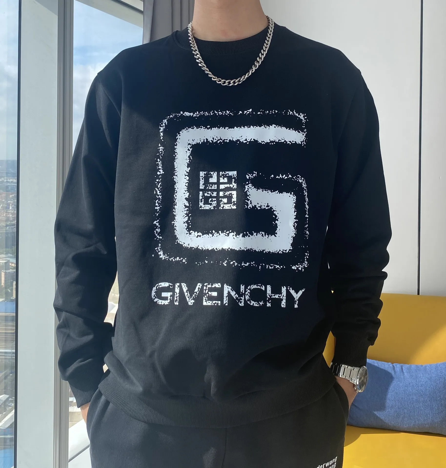 【2026】【GIVENCHY  公式旗艦店】ジバンシー 丸首の衛衣 スウェットご好評に付き再入荷！