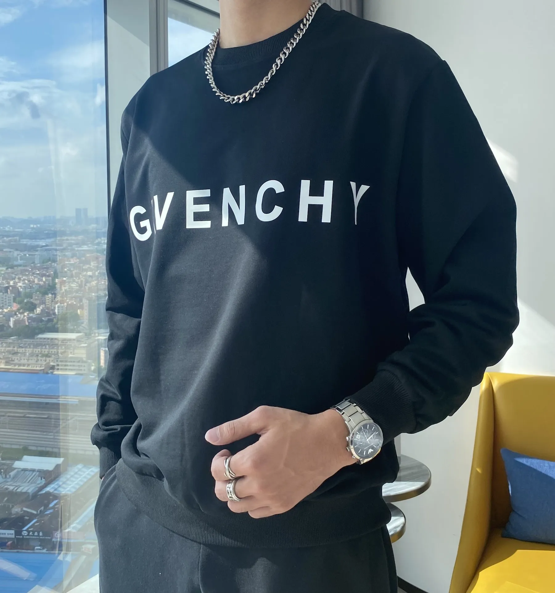 【2026】【GIVENCHY  公式旗艦店】ジバンシー 丸首の衛衣 スウェットご好評に付き再入荷！