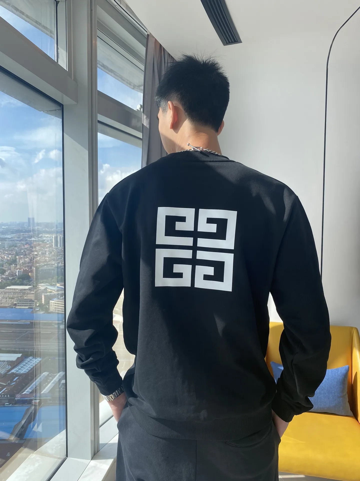 【2026】【GIVENCHY  公式旗艦店】ジバンシー 丸首の衛衣 スウェットご好評に付き再入荷！