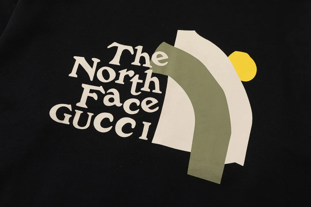 【2026】【GUCCI  公式旗艦店】グッチ  丸首の衛衣 スウェットご好評に付き再入荷！