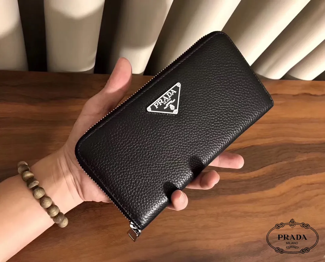【2026】【PRADA  公式 旗艦店】プラダ  財布当日出荷 好評に付き再入荷！30*22*10CM
