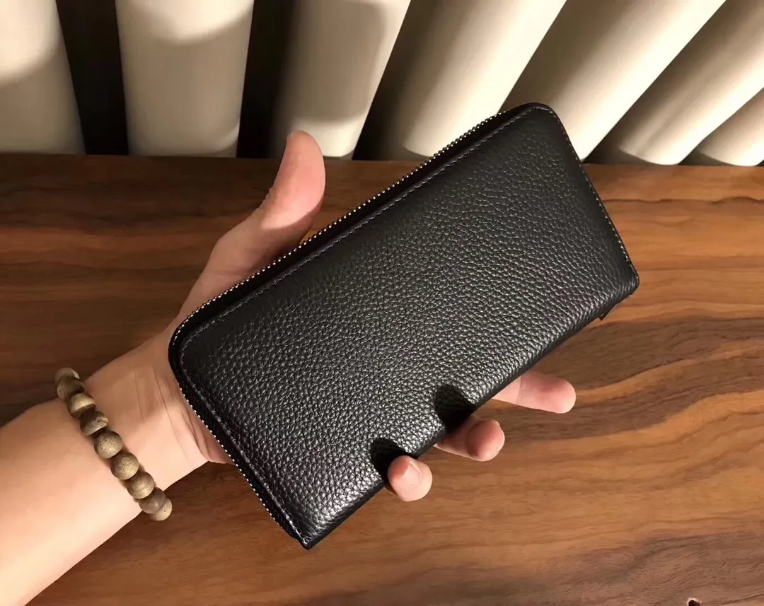 【2026】【PRADA  公式 旗艦店】プラダ  財布当日出荷 好評に付き再入荷！30*22*10CM