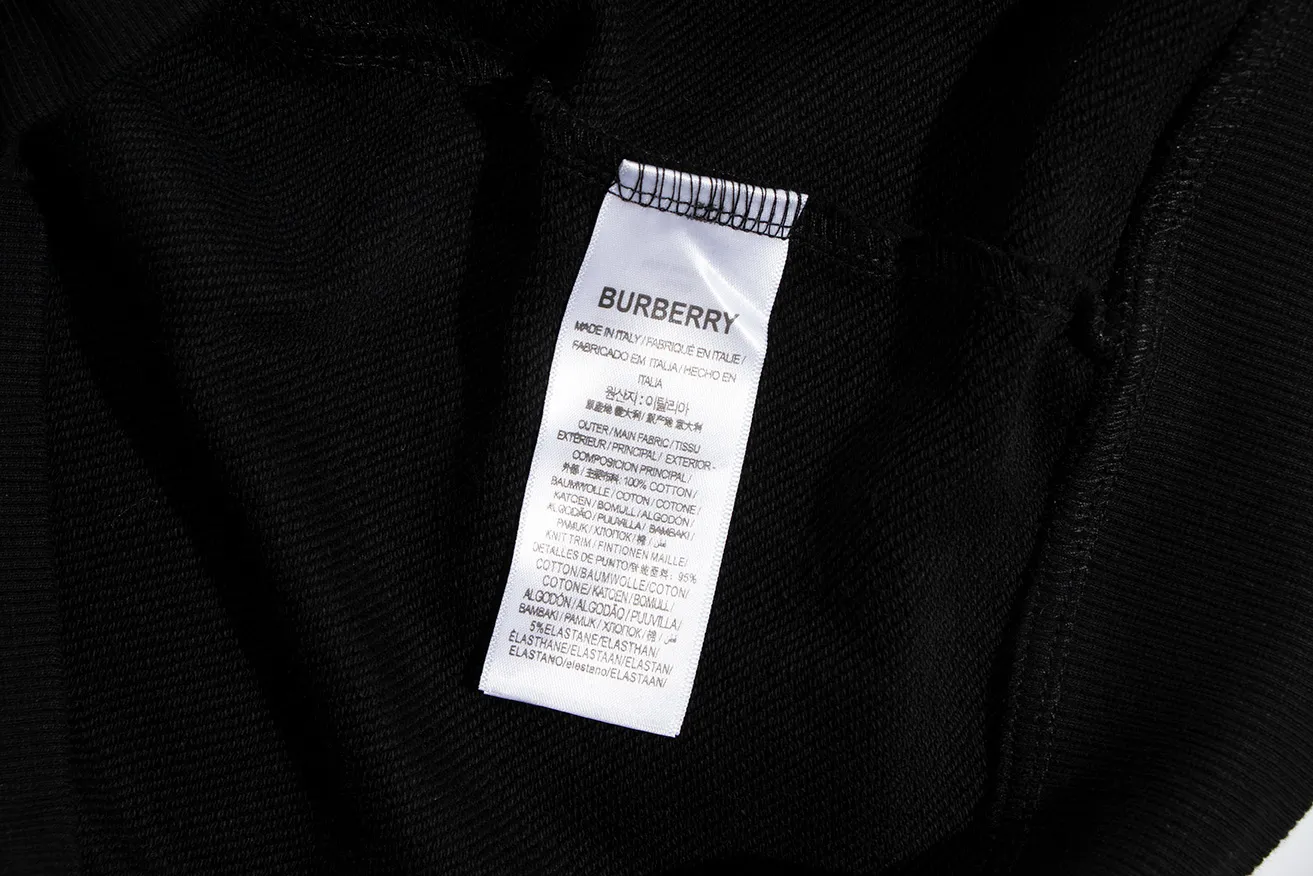 【2026】【BURBERRY 公式旗艦店】バーバリー   ジップパーカー 好評に付き再入荷！
