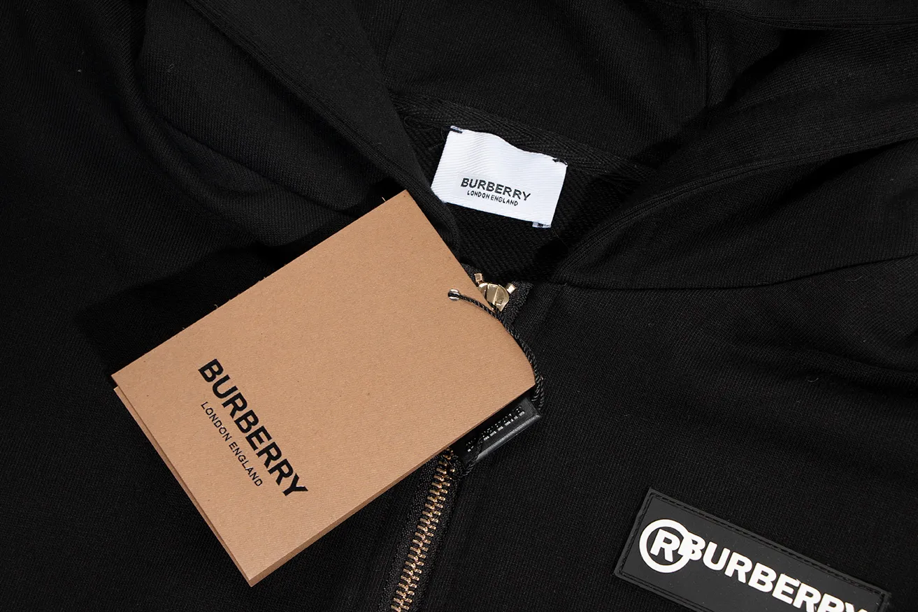 【2026】【BURBERRY 公式旗艦店】バーバリー   ジップパーカー 好評に付き再入荷！