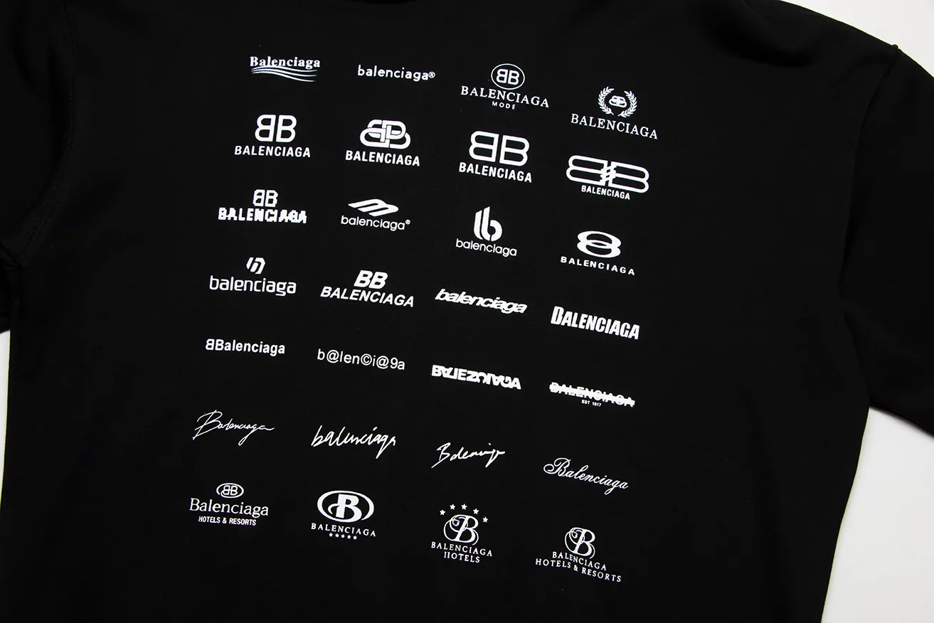 【2026】【BALENCIAGA 公式旗艦店】バレンシアガ  パーカー  ウェット ご好評に付き再入荷！