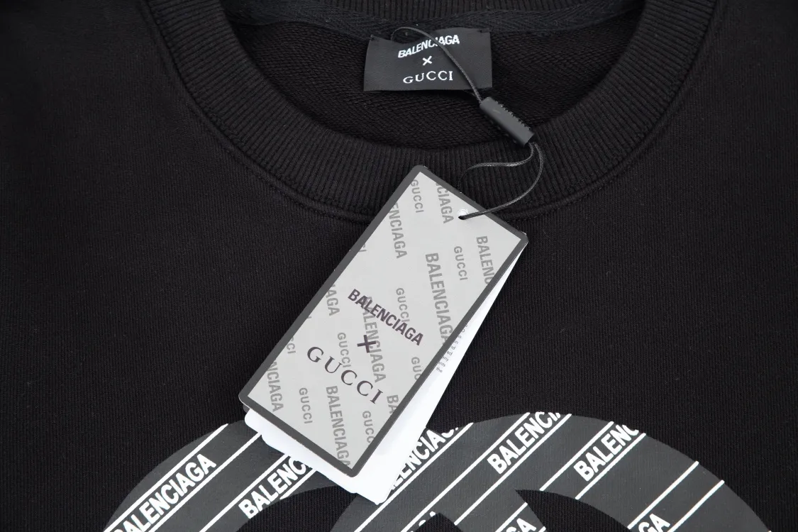 【2026】【BALENCIAGA 公式旗艦店】バレンシアガ 丸首の衛衣 スウェット ご好評に付き再入荷！