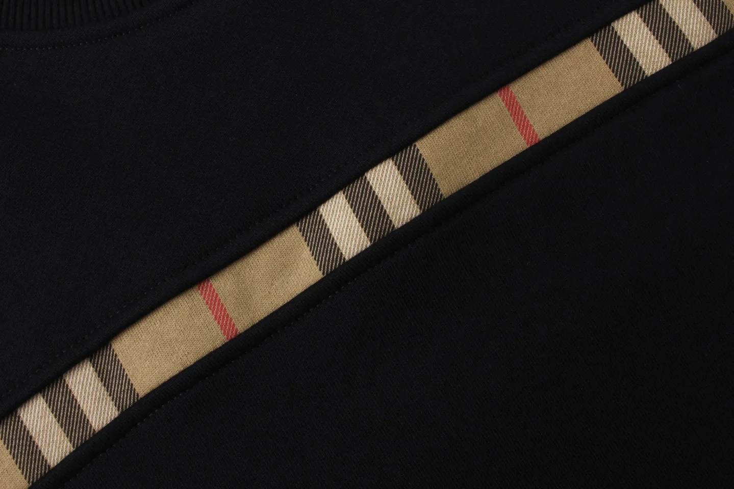 【2026】【BURBERRY  公式旗艦店】バーバリー丸首の衛衣 スウェットご好評に付き再入荷！