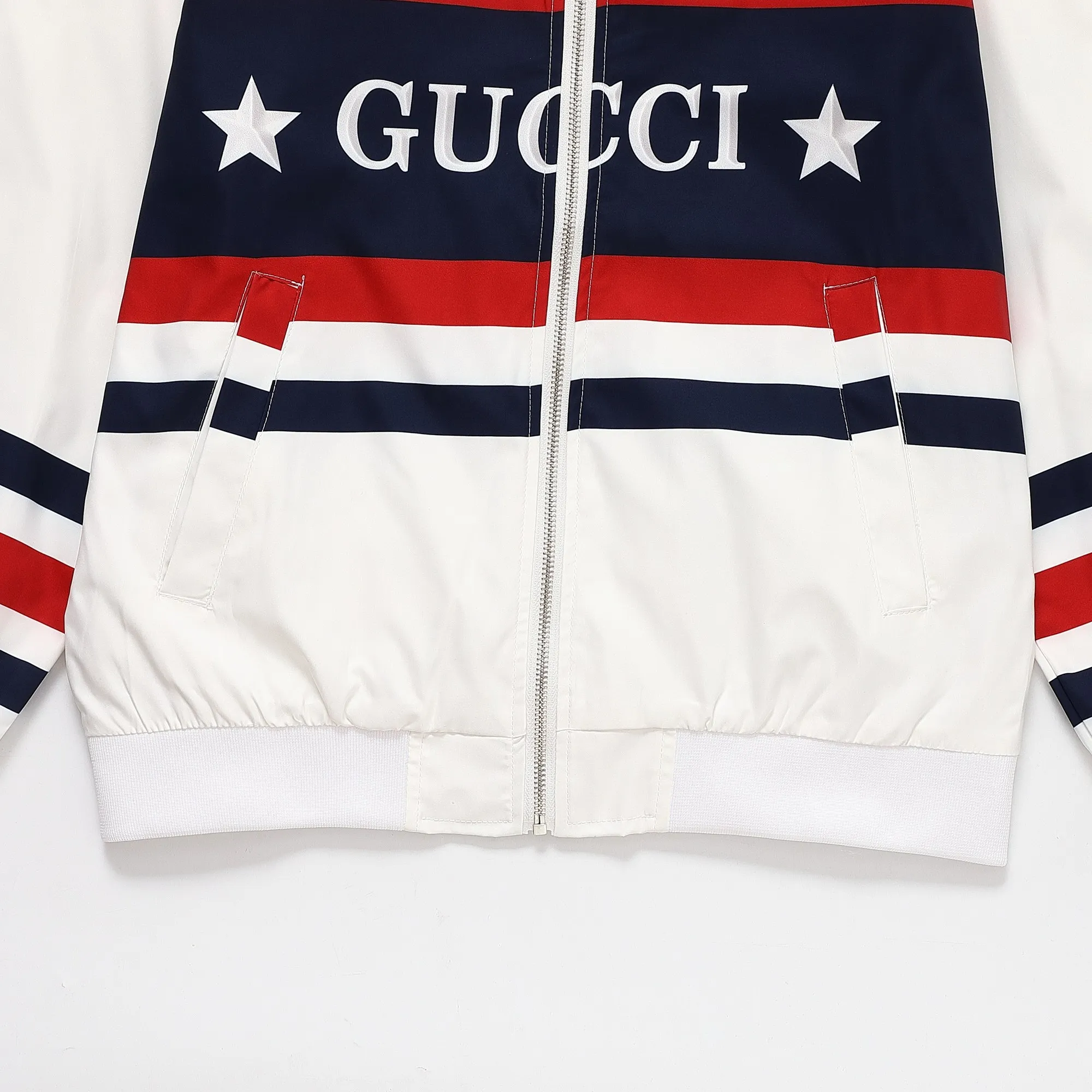 【2026】【GUCCI  公式旗艦店】グッチ ジャケット着好評に付き再入荷！