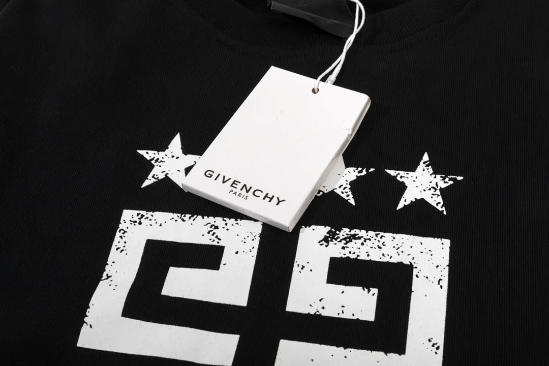 【2026】【GIVENCHY  公式旗艦店】ジバンシー 丸首の衛衣 スウェットご好評に付き再入荷！