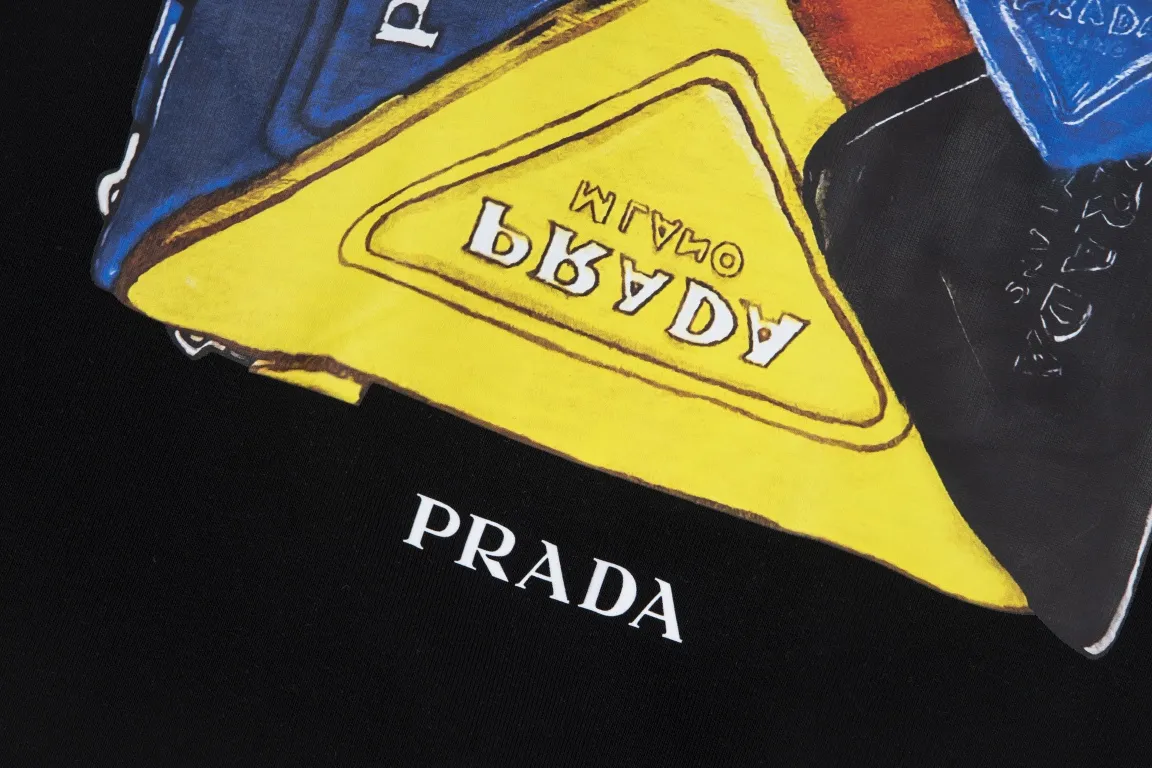 【2026】【PRADA  公式旗艦店】プラダ 丸首の衛衣 スウェットご好評に付き再入荷！