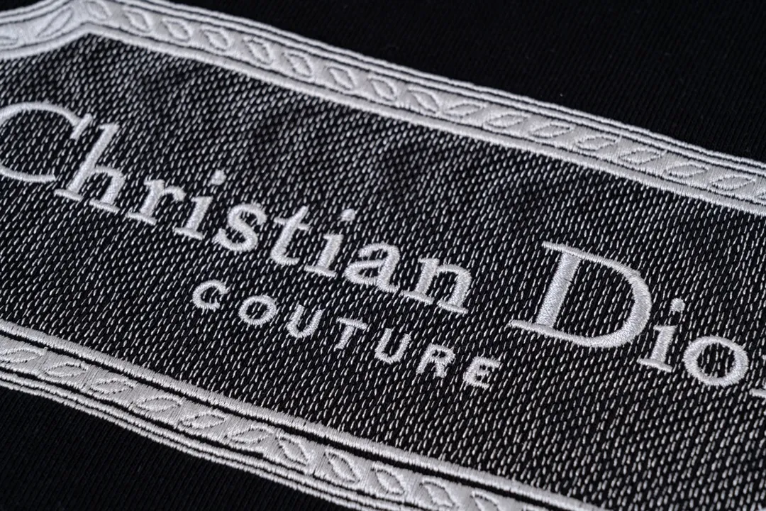 【2026】【DIOR 公式旗艦店】ディオール  丸首の衛衣 スウェットご好評に付き再入荷！