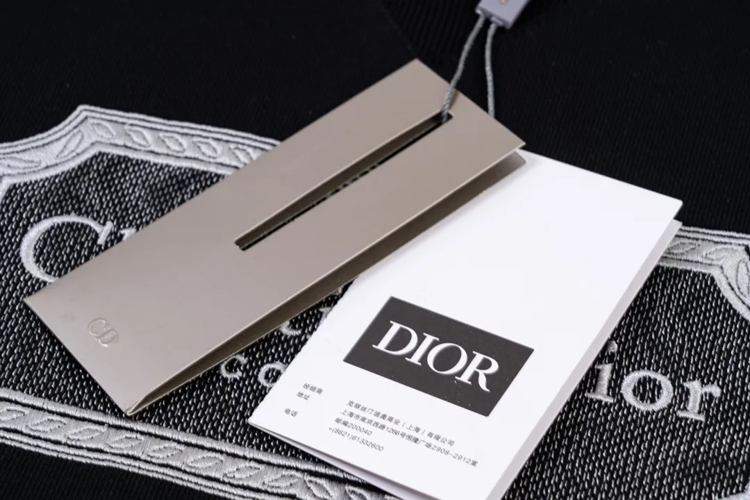 【2026】【DIOR 公式旗艦店】ディオール  丸首の衛衣 スウェットご好評に付き再入荷！