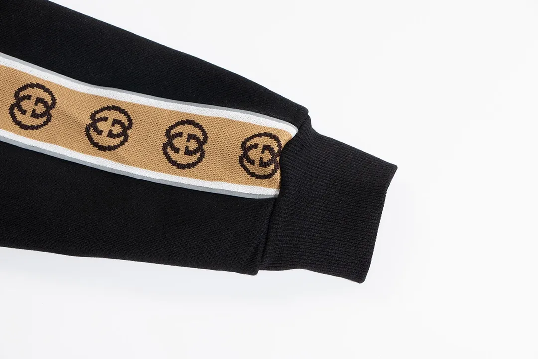 【2026】【GUCCI  公式旗艦店】グッチ  パーカー スウェットご好評に付き再入荷！