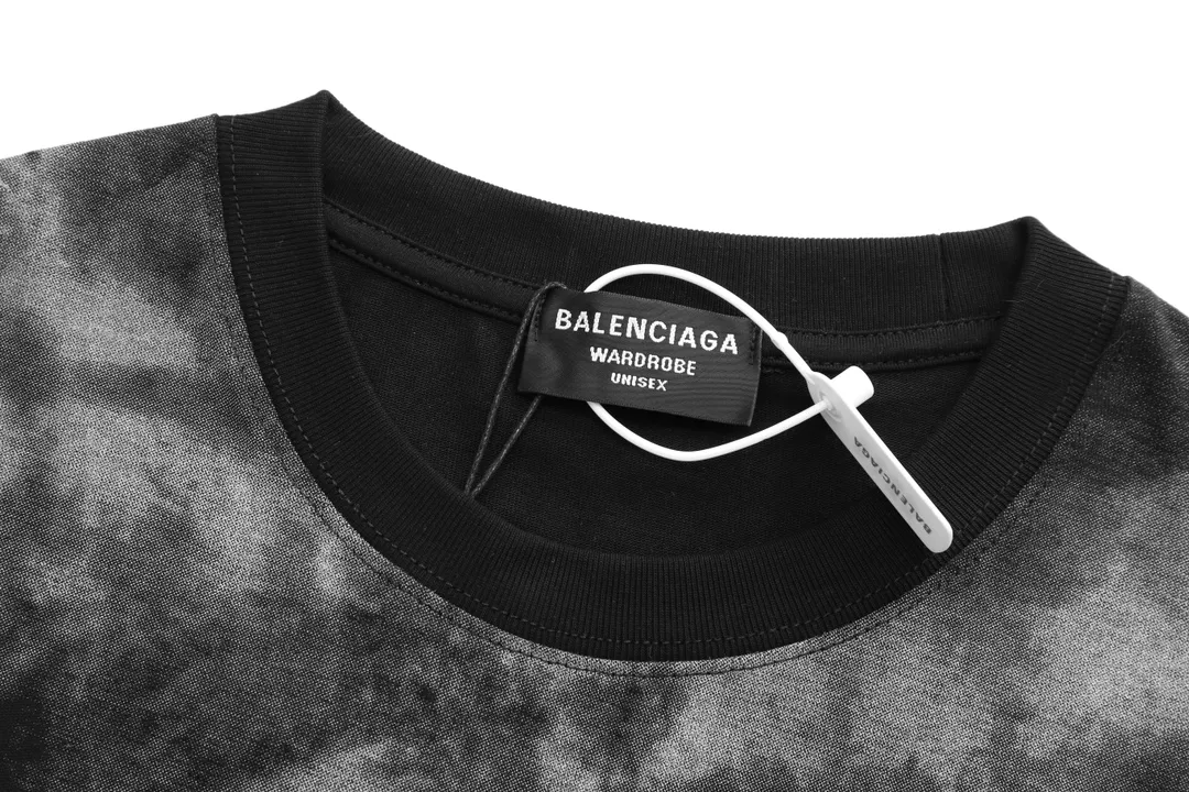 【2026】【BALENCIAGA  公式旗艦店】 バレンシアガ    Tシャツご好評に付き再入荷！