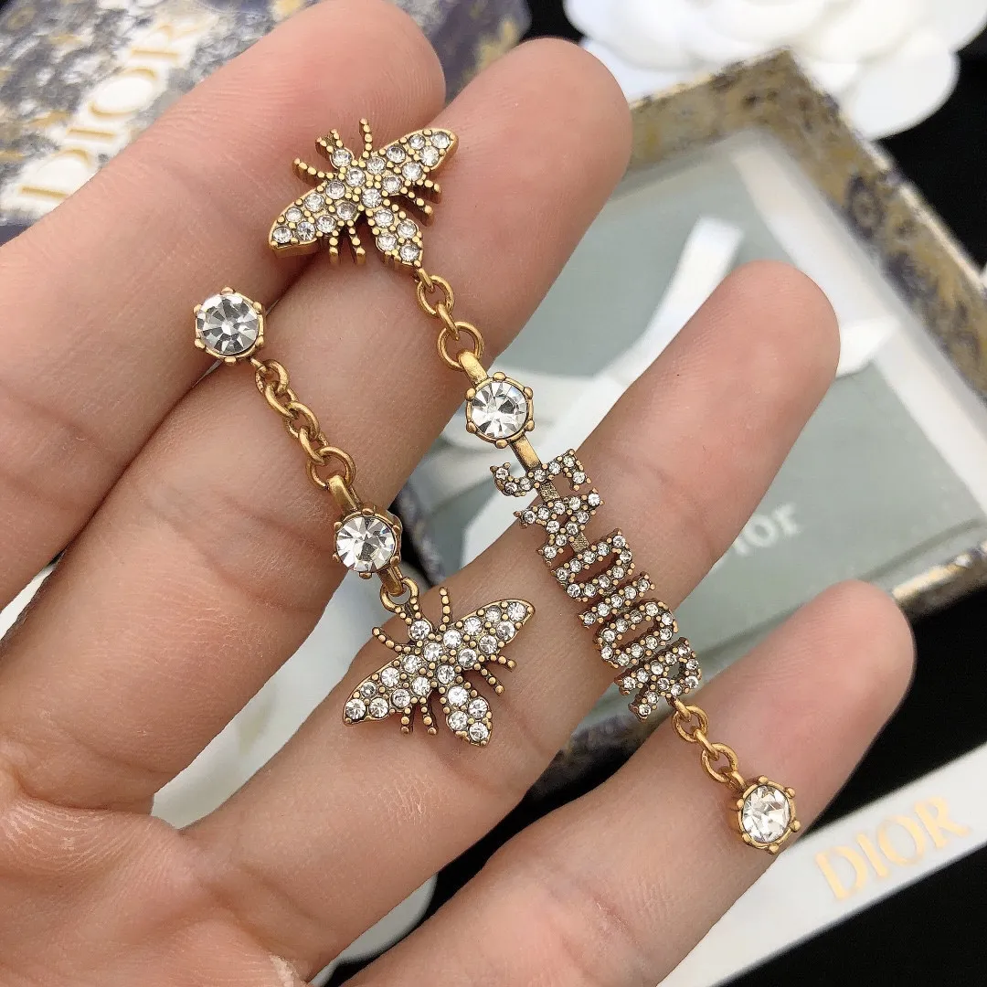 【2026】【DIOR】 ディオール   ファッションスタイルのイヤリング