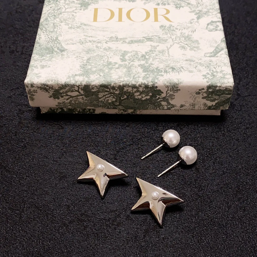 【2026】【DIOR】 ディオール   ファッションスタイルのイヤリング